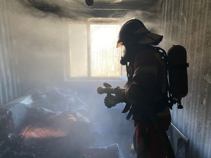 Погибла женщина в горящей квартире в Мурманске