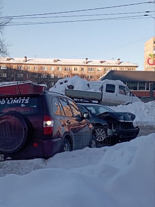 Устроил аварию и сбежал водитель «Камри» в Мурманске