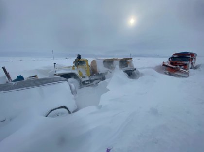 Снежных пленников вызволили с закрытой териберской трассы Снежных пленников вызволили с закрытой териберской трассы