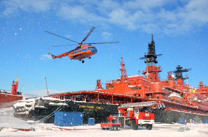 «Безопасная Арктика»: масштабные учения МЧС открыли в Мурманске