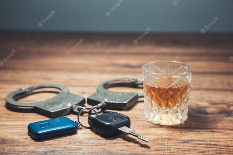 Пьяным докатался на машине до «уголовки» водитель в Мурманске