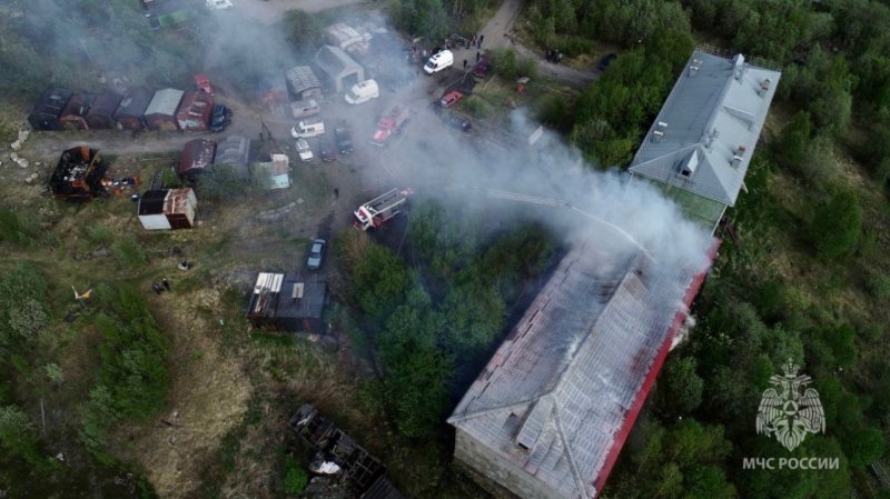 Погиб человек: подробности пожара в доме в Мурманске