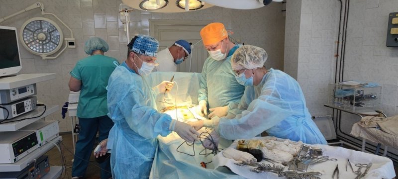 Провели 8 операций в Приморске врачи из Мурманска