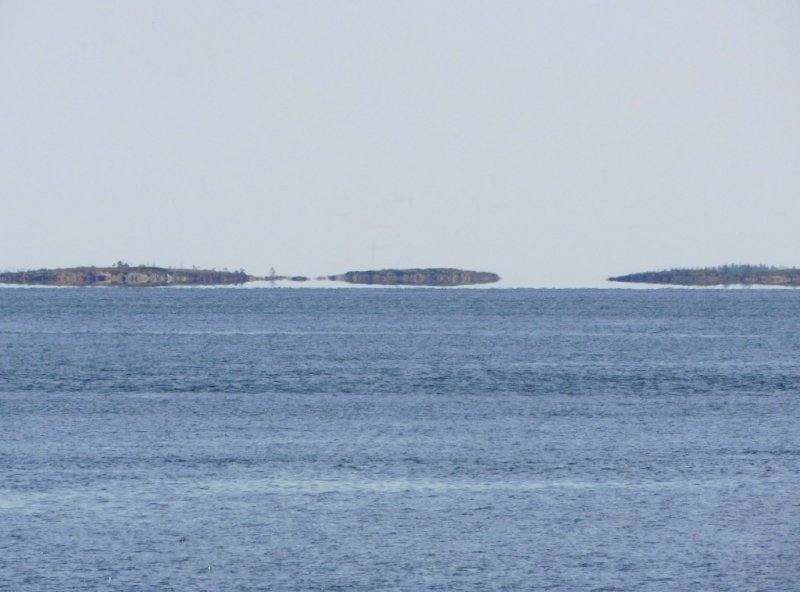 Парящие в воздухе острова замечены в Белом море
