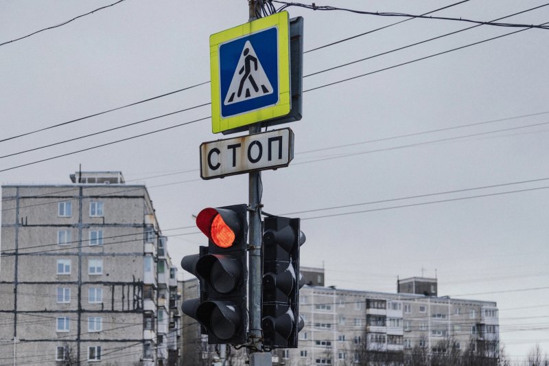 Не работает светофор на перекрестке Книповича — Шмидта в Мурманске