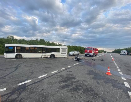 Погиб байкер в аварии с автобусом на автоподъезде к аэропорту Мурманска