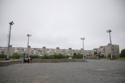 Реконструкцию стадиона «Юность» проверил Игорь Морарь в Мурманске