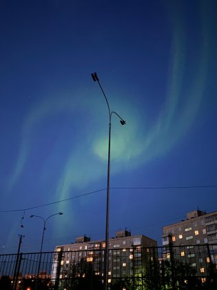 Летнее Северное сияние озарило Мурманск