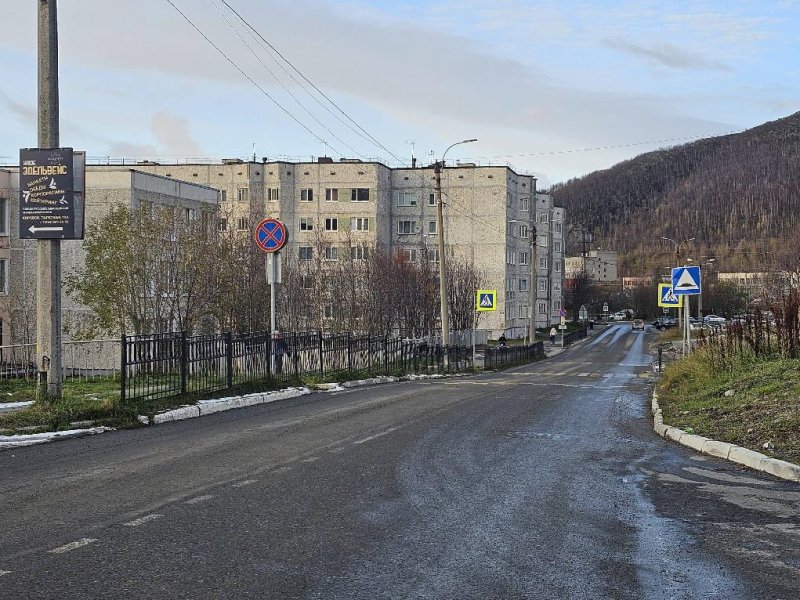 Светофор возле гимназии починили лишь после решения суда в Кировске