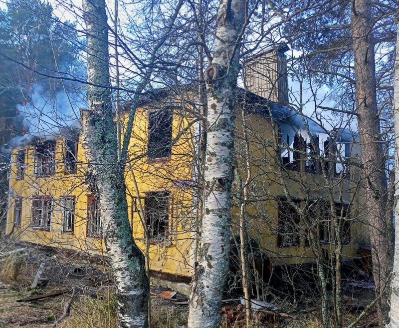 17 часов ушло на ликвидацию пожара в жилом доме в Зеленоборском