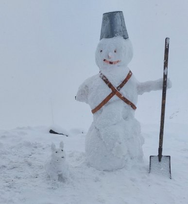 Снеговиков уже лепят в Хибинах