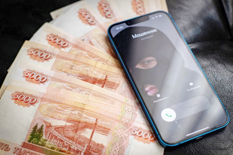 Лже-операторы мобильной связи лишили денег апатитчанку