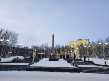 Тысяча портретов героев Великой Отечественной войны - на обновленном мемориале в Кировске