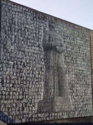 Тысяча портретов героев Великой Отечественной войны - на обновленном мемориале в Кировске