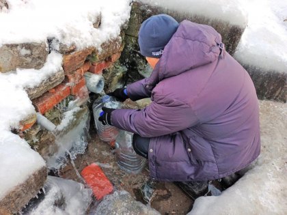 Мурманский родник проверили и облагородили портовики