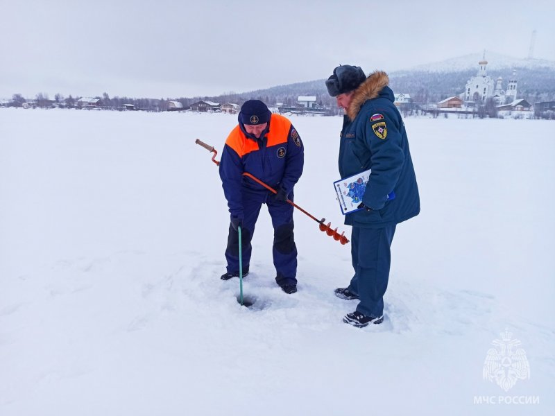 МЧС: как распознать коварный лёд в Мурманской области