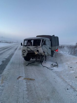 Шестеро травмированы: столкнулись легковушка и грузовик на трассе «Заполярный - Сальмиярви»