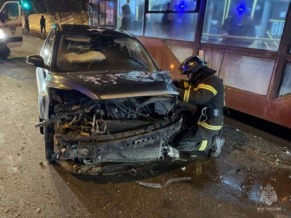 Пострадали двое в лобовом массовом ДТП на Кольском проспекте в Мурманске