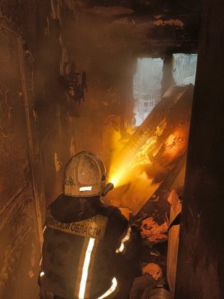 Из горящей квартиры спасли женщину в Мурманске