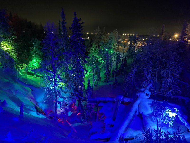 Итоги новогодних праздников подвели в Снежной деревне и Таинственном лесу Кировска