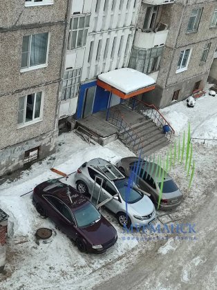Балкон снесло сильным ветром в Оленегорске