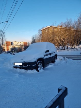 «Подснежники» и нарушители мешают чистить Мурманск от снега
