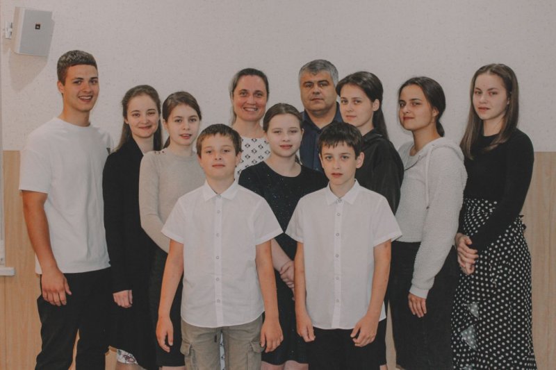 Орденом «Родительская слава» Президент отметил семью из Апатитов