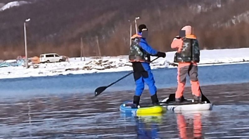 «На льдине плавают дети»: сообщили спасателям очевидцы в Мурманске