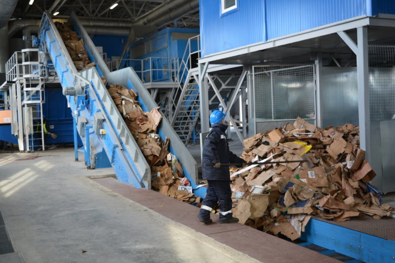 Впервые за год 60 тонн картона отгрузили в Экотехнопарке региона