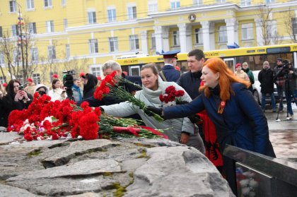 В Мурманске выстроились почетные караулы: началась «Вахта памяти»