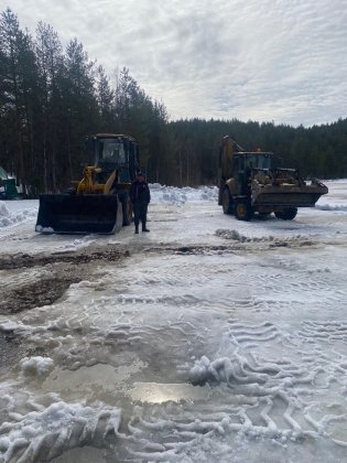 В Зеленоборском построят спортивный городок: идет расчистка территории