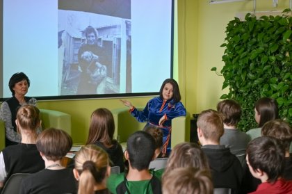 Как живет саамская молодежь в Мурманске рассказали в библиотеке