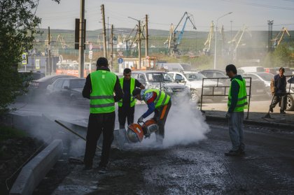 Ремонт дороги на Водопроводном проверил глава администрации Мурманска