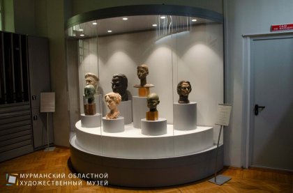 Климатическую витрину для страринной иконы установили в Художественном музее Мурманска