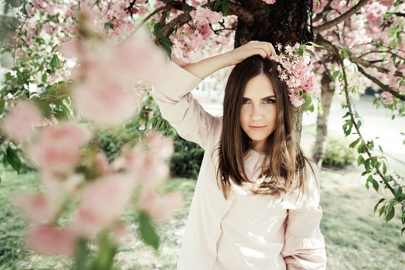 <p><img src="https://novosti-murmanskoy-oblasti.ru/uploads/posts/2025-02/1740645718_girl-holds-hand-her-head-with-sakura-branch-she-stands-near-sakura-tree_8353-9318.jpg" alt="" /></p>

<p><em>Весна начнется с грандиозных событий</em></p>
<p><br />На канале PRO.Астрологию представили прогноз на март. По мнению астрологов, грядущий месяц несет трансформацию 3 знакам зодиака.</p>
<p><br />Для Овнов открываются новые возможности и перспективы. При этом ваши шаги требуют максимально ответственного отношения. Вас проверят на прочность, и вы с успехом пройдете это задание. Если у вас есть любимый человек, не нужно создавать конфликтов. Если вы одиноки, будьте готовы к судьбоносной встрече.</p>

<p>Тельцы, ждите нежданных перемен. Вас будут преследовать сомнения. Но учитесь отпускать прошлое. Дайте дорогу новому. Для вас будут открыты новые двери. В личных отношениях вам предстоит пройти самую настоящую проверку. Вы должны понять, готовы ли вы вместе со своим партнером идти по жизни и дальше.</p>
<p><br />Близнецам предстоит сделать непростой выбор. Не откладывайте ничего на потом, будьте решительными. В личных отношениях возможны самые удивительные повороты. Вас ждет море интересного общения.</p>


<p><em>Айгуль Булатова</em></p>
<p><em>Фото: Freepik</em></p>

