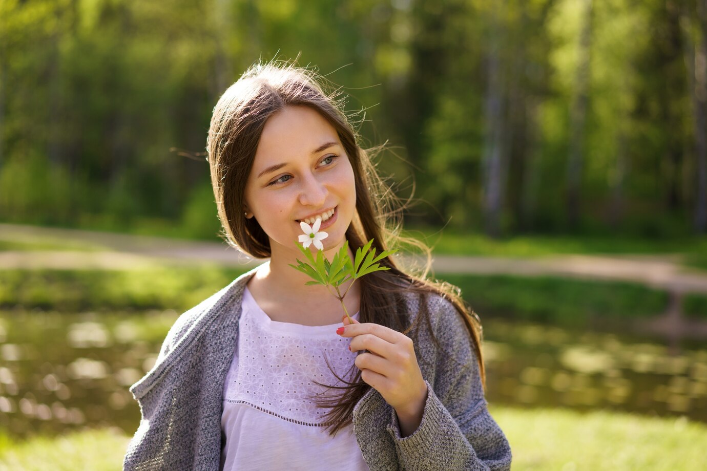 <p><img src="https://novosti-murmanskoy-oblasti.ru/uploads/posts/2025-03/1741251199_portrait-cute-happy-woman-background-lake-holding-flower-her-face-sunny-spring-day_78492-3840.jpg" alt="" /></p>

<p><em>Эти знаки в силу своей природной доброты часто становятся жертвой коварных людей</em></p>
<p><br />На канале PRO.Астрологию выдали очередную порцию звездных прогнозов. На этот раз авторы канала рассказали, какие знаки больше всего подвержены влиянию токсичных людей.</p>
<p><br />Раки готовы помогать близким людям и утешать их. Однако чуткость и стремление стать полезными могут использоваться манипуляторами. Нечестные люди пользуются тем, что Раки готовы помогать, поддерживать, выслушивать. Поэтому Ракам следует быть немного эгоистами. Необходимо ставить во главу угла свои интересы и отстаивать их.</p>

<p>Девы умеют помогать окружающим. Но их постоянное желание быть полезными может привлечь не самых честных людей. Поэтому Девам важно отстаивать личные границы. Важно осознать, что вы не несете никакой ответственности за чужие действия.</p>

<p>Весы всегда стремятся к гармонии в отношениях с окружающими. Они &mdash; прекрасные друзья и партнеры. Но в то же время они часто оказываются в токсичных отношениях. Поэтому важно учиться отказывать и не бояться конфликтовать. Но делать это не из-за грубости, а из уважения в себе.</p>

<p><em>Айгуль Булатова</em></p>
<p><em>Фото: Freepik</em></p>

