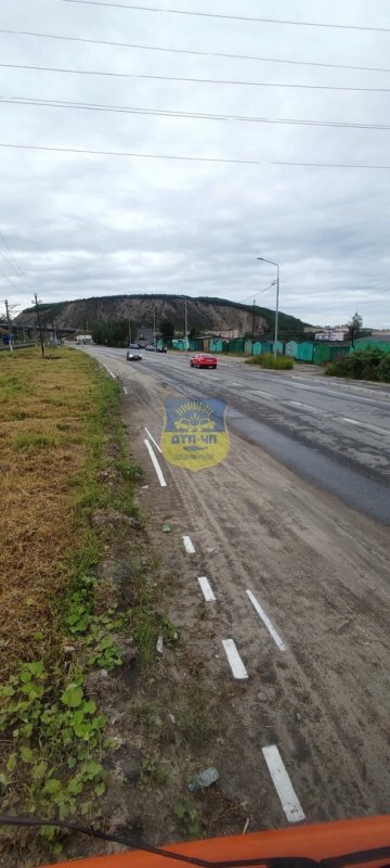 Разметили краской землю дорожники в Коле