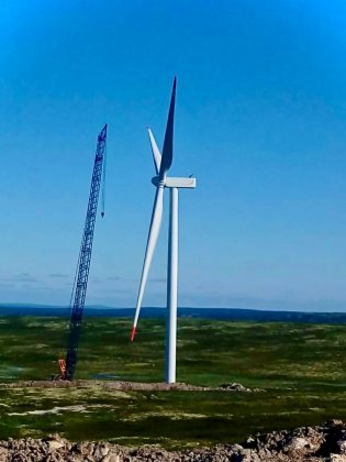 Первый «ветряк» поставили на Серебрянском шоссе