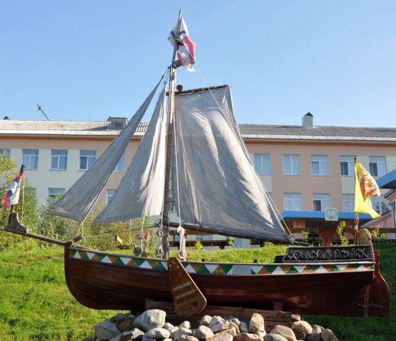 Капитально ремонтируют крышу кадетского корпуса в Североморске