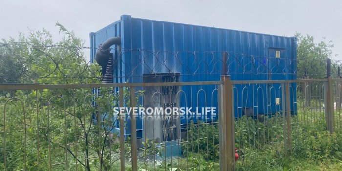 Без электричества осталась больница из-за пожара на подстанции в Североморске 