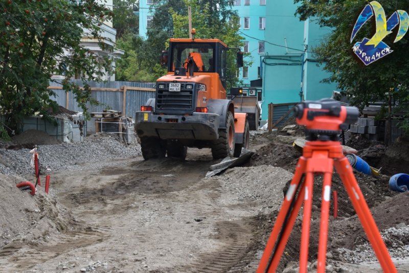 Власти Мурманска проверили ход работ у памятника В.И. Ленину