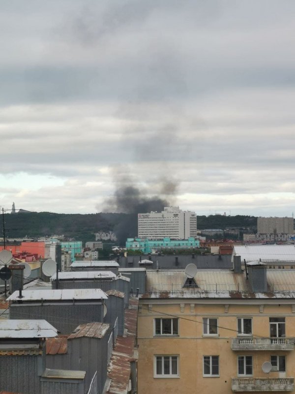 5 автомобилей сгорели за раз в центре Мурманска