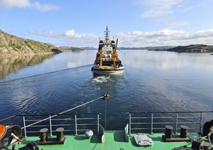 К-3 буксируют с Северного флота в Санкт-Петербург