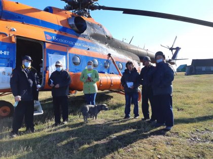 В вертолете голосовали жители "отдаленки" Терского района