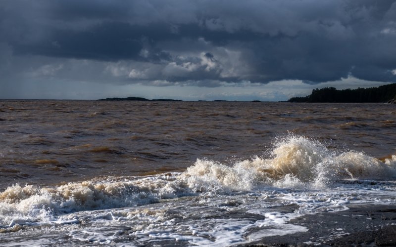 Уголовное дело возбуждено из-за крушения судна в Кандалакшском заливе