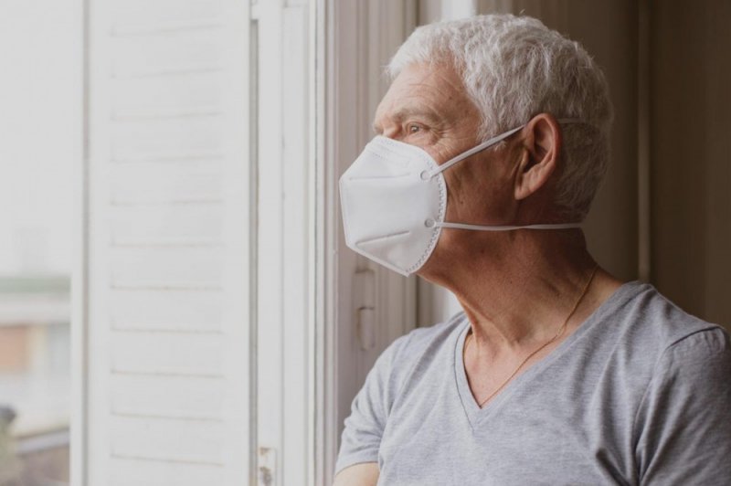 Пожилые северяне должны уйти на самоизоляцию