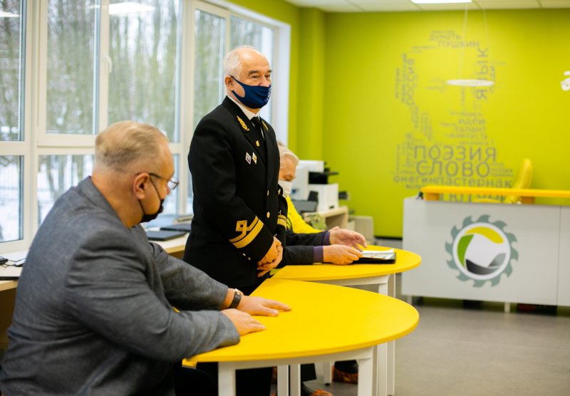 Портовики помогают проводить «Уроки памяти» в Мурманске