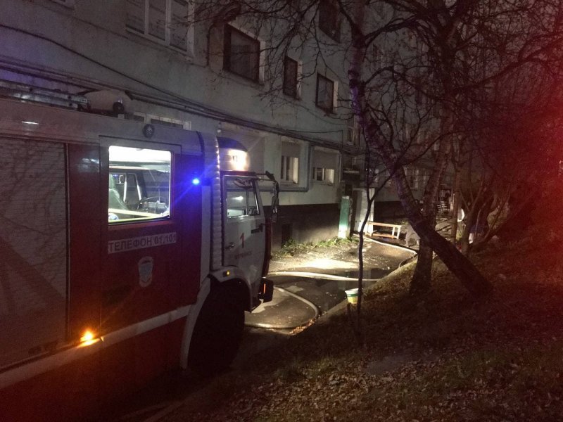 Детей и взрослых эвакуировали из горящего Центра здоровья в Мончегорске