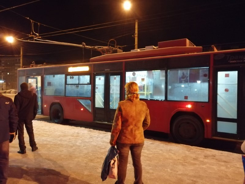 Запах гари почувствовали в салоне троллейбуса в Мурманске