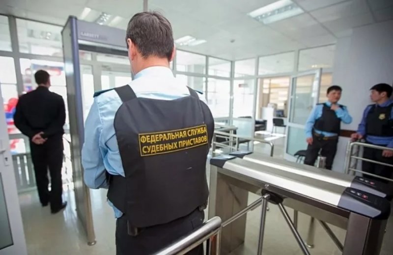 Ради поездки за границу северянка оплатила коммунальные долги 